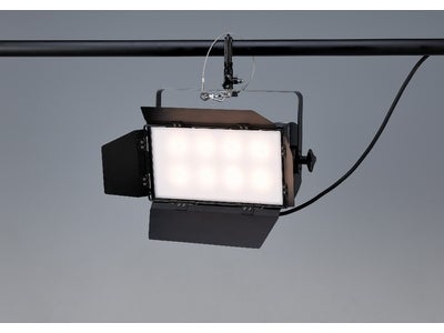 TVスタジオ用EVERLEDS「LEDブロードライト」　来春　新発売