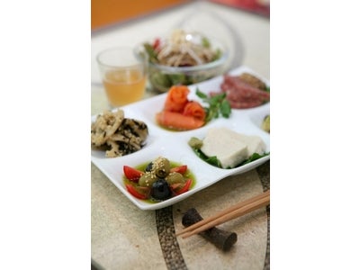 国内唯一の「麻（ヘンプ）」専門レストランが全面協力　食文化スタディ「麻」（パン）講座　全国120教室にて11月11日（水）より開催