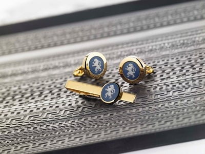 ウェッジウッド「メンズ クラシック ミューズ ジュエリー」装いも新たに新登場。