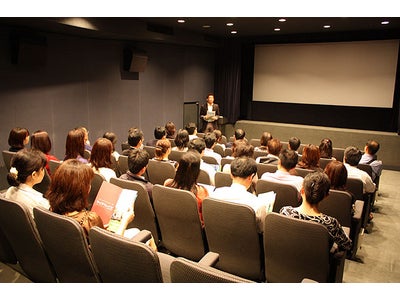 『エキサイト恋愛結婚』正会員向けイベント『「サイドウェイズ」試写会＆ワインパーティー』の模様を掲載！