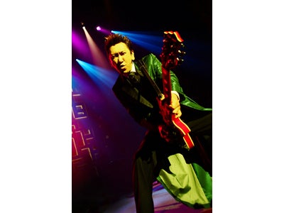 アーティスト活動３０周年を迎えた布袋寅泰の記念イベント第3弾。ＢＯＯＷＹ、ＣＯＭＰＬＥＸ時代を含む名曲の数々を携え、約１年半ぶりとなるファン待望のツアーをWOWOWでオンエア！