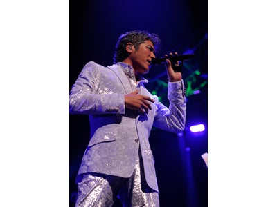 2枚のベストアルバムをフィーチャーした吉川晃司、全国ツアー初日の横浜アリーナ公演をWOWOWで独占放送！