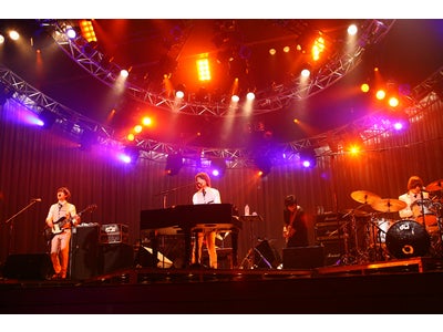 若手注目株の３ピース・ピアノロックバンド“WEAVER”初ホールワンマンライブをＷＯＷＯＷで独占放送！
