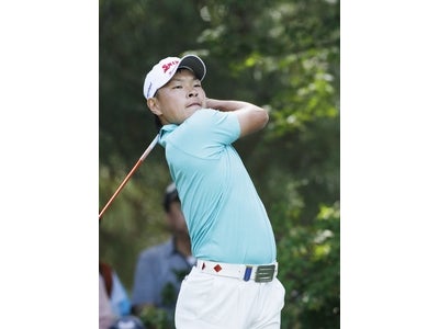藤本佳則選手とゴルフ用品使用契約を締結