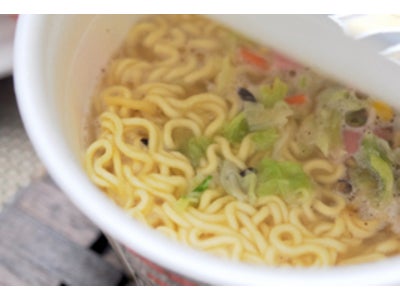 「インスタント食品とファーストフードをヘルシーに食べる方法」microdiet.netレポート