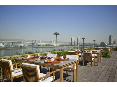 【ホテル日航東京】海と空、多彩な景観をテラスで愉しむレストランフェア「咲顔のテラス、あります。」開催