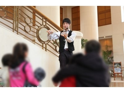 【ホテル日航東京】2012年テーマを具現化した祭事 「スマイルエンターテイメント デー」開催