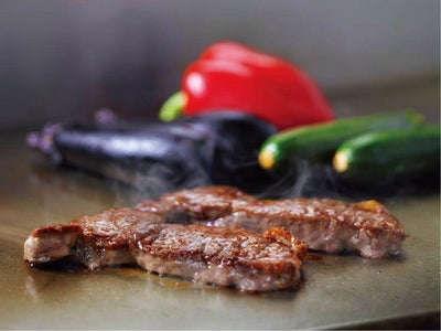 【川崎日航ホテル】ブッフェレストラン「ナトゥーラ」の5周年を記念して、世界の料理を食べ尽くすディナーブッフェ「鉄板焼きサーロインステーキ＆熱々ボルシチと世界の料理フェア」を開催！