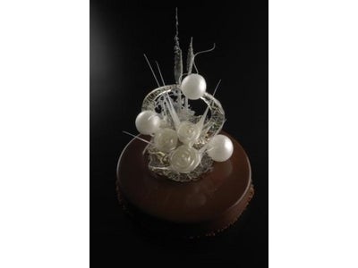 【ホテル日航大阪】最高級のクーベルチュールを使ったクリスマスケーキ『デリスオペラ』初登場！