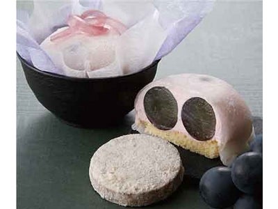 「黒い真珠」黒ぶどうピオーネをまるごと使用 ぶどう大福「日緒音-pione-」限定販売 8月31日まで 大阪新阪急ホテルにて