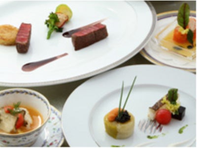 お料理・乾杯ドリンク・花束・お祝いケーキ・記念写真のすべてをご用意した「お祝いプラン～Ｃelebrate(セレブレイト)～」 が誕生いたしました！