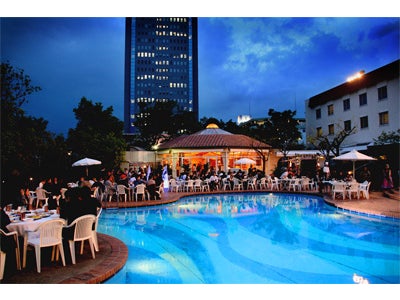 来場者数 前年比 １１．２％ＵＰ (8/21 現在) ＦＩＮＡＬの９月はさらにＰＯＷＥＲ ＵＰ プールサイドビアガーデン ５つのＮＥＷ企画が新登場　 ９月１日より