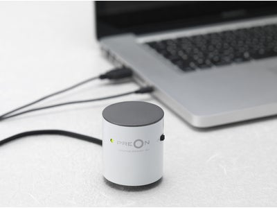 プレゼンテーション時に広範囲に音を伝えることができるアイテム　バイブレーションスピーカー「PREON（プレオン）」発売
