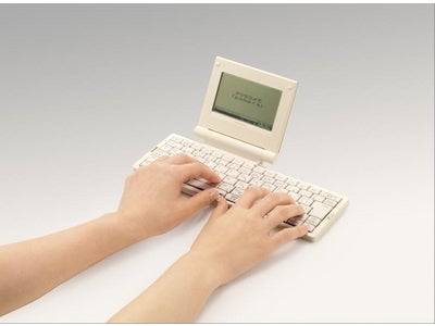 電源オンから2秒で起動、いつでもどこでもメモがとれる「ポメラ」にフレンドリーモデル登場