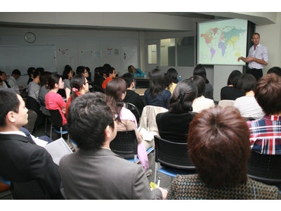 2週間で満席、日本で開講 サセックス大学 国際開発学コース