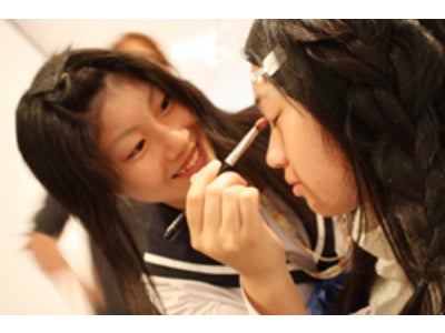 修学旅行でプロとセッション！！　ヘアメイク、スタイリスト、フォトグラファー、モデルになり、みんなで１つの写真作品を作ります