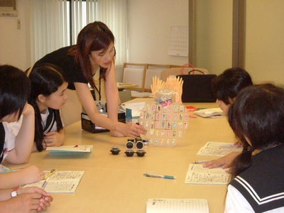 高まるニーズに応え、６つの分野に関して「プロの仕事とは？」を説明する修学旅行受け入れプログラムを開始