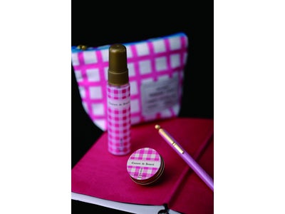 オフィスシーンで大活躍「モバイルコスメ」新登場！　～「4つのうるおいアイテム」×「6つの香り」でワーキングウーマンの美肌を仕立てる～