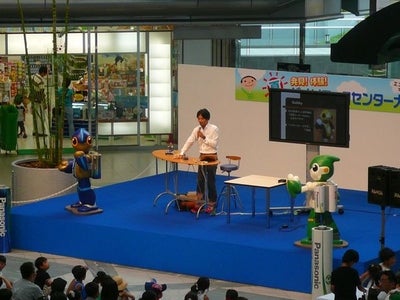 パナソニックセンター大阪 春休みイベント『エボルタロボット開発者 高橋智隆さんトークショー』