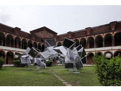 2012年ミラノサローネ開幕　「Photosynthesis - 光合成 -」をコンセプトに出展。「創エネ」「蓄エネ」「省エネ」機器と、統合的なエナジーソリューションをインスタレーション展示
