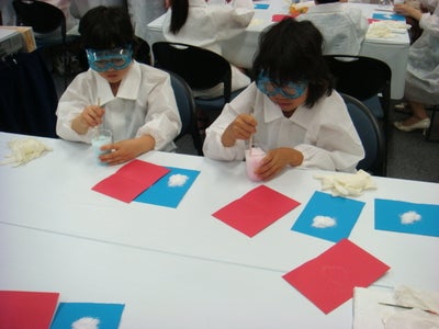 『子ども化学実験ショー2011 ～世界化学年スペシャル～』  11月26日（土）～27日（日）、日本科学未来館にて開催
