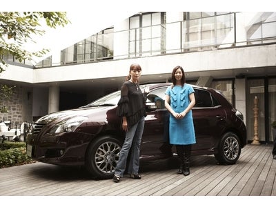 藤原美智子、中井美穂、「大人しくない大人」2人が新車をPR