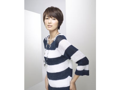 イメージキャラクター吉瀬美智子さんとensuiteがコラボしたタンクトップを発表