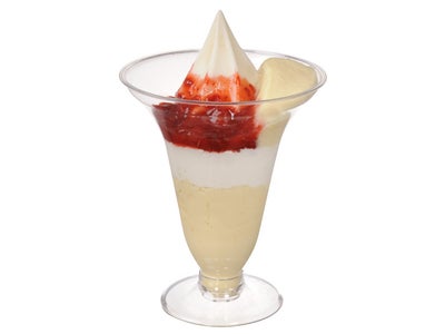 春らしいパフェできました！「いちごとプリンのパフェ」新発売！