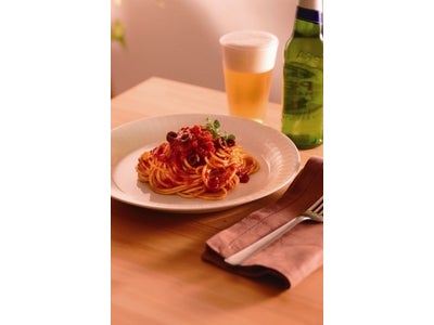 「大人むけのパスタ」シリーズに刺激的な味わい“娼婦のパスタ” 「アンチョビと黒オリーブのトマトソース」 （別名：プッタネスカ） 3月1日(月) 新発売