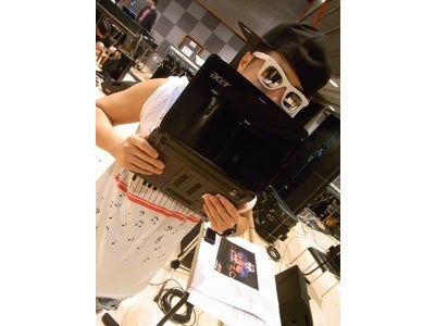 acer×m-flo、期間限定の特別企画『VERBAL(m-flo)×LISA×Ryohei loves acer blog』トップアーティストをサポートする「8時間ノート」実感サイトをオープン