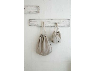 女性のしなやかな生き方を応援するヨガウェアブランド“yoggy sanctuary”が限定オリジナルバッグを発売。ピンクリボン運動に賛同し、売り上げの一部を乳がんをなくすほほえみ基金に寄付します