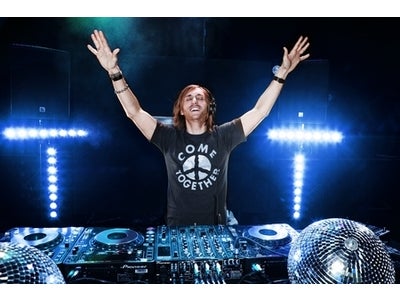 世界No.1 DJデヴィッド・ゲッタ、200万人以上が集うブラジル"コパカバーナ・ビーチ"での年越しDJ決定！新着MVは映画「スーパー8」のあの子役が登場！