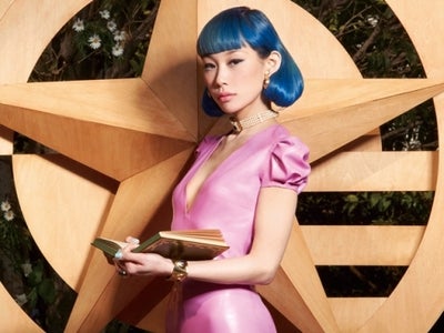 新世代女性DJのアイコン「マドモアゼル・ユリア」が遂にアーティスト・デビュー！シングル「GIMME GIMME」世界21ヶ国で配信開始！