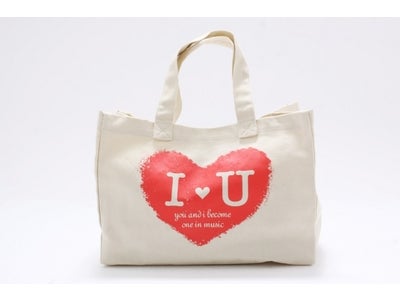 ＩＵがバッグ専門ブランド「Josette」とコラボ!!1/24ショーケース限定で「Josette×IU」コラボレーション・トートバッグ発売