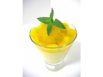 タヒチアンノニ カフェ カラダにやさしい食材を使用した夏限定メニュー てんさい糖を使ったスッキリとした甘さのデザート「マンゴーミニパルフェ」「パインココ」