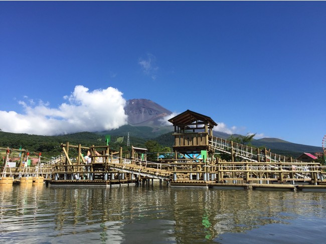 富士山2合目の游园地「ぐりんぱ」に、巨大水