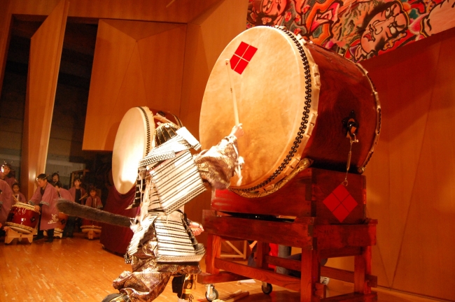 「信玄欅大太鼓」の迫力ある演奏
