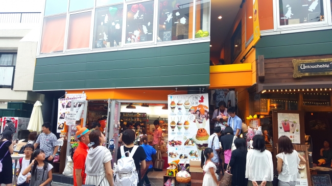 表参道の本店には、連日多くの客が行列を作ることで有名