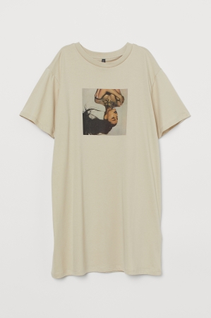 オーバーサイズTシャツ¥3,999