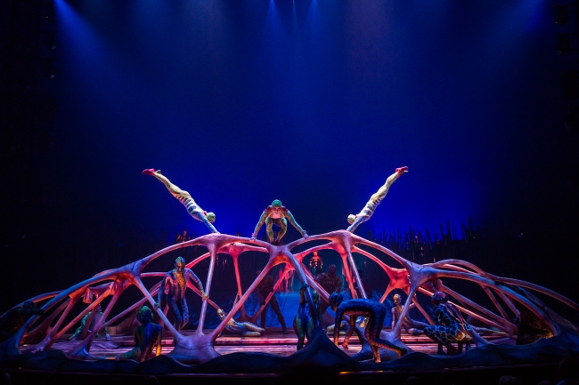 「カラペース」Photo：Matt Beard Costumes：Kym Barrett (C) 2014 Cirque du Soleil