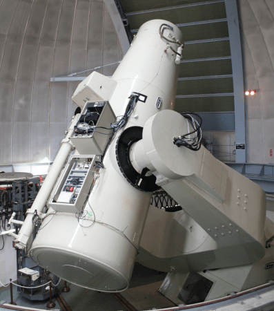 「トモエゴゼン」が搭載された 105cmシュミット望遠鏡