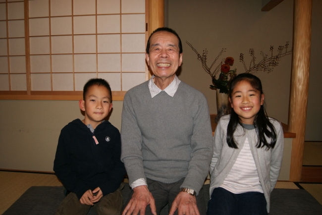 京都の旅　林家木久扇と孫の久美子ちゃん（９歳）、寿太郎くん（7歳）