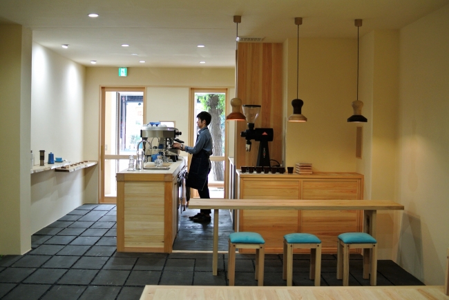 コーヒー器具をモチーフにしたオリジナルのランプも。 コーヒー器具をモチーフにしたオリジナルのランプも。