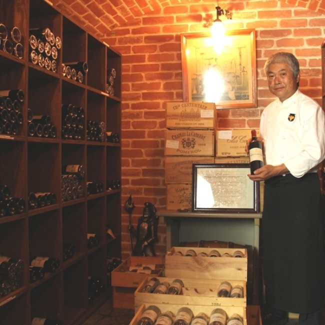 【1位：草津温泉　ペンション　レザン】ソムリエの資格を持つオーナーと宿のワインセラー