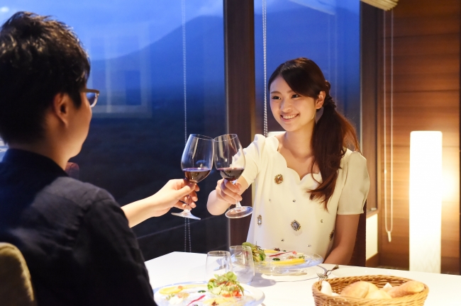 【3位：那須温泉　ホテルエピナール那須】フランス料理とワインの食事イメージ