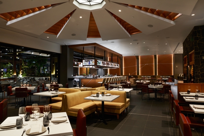 (c) Stripsteak Waikiki (c) Stripsteak Waikiki