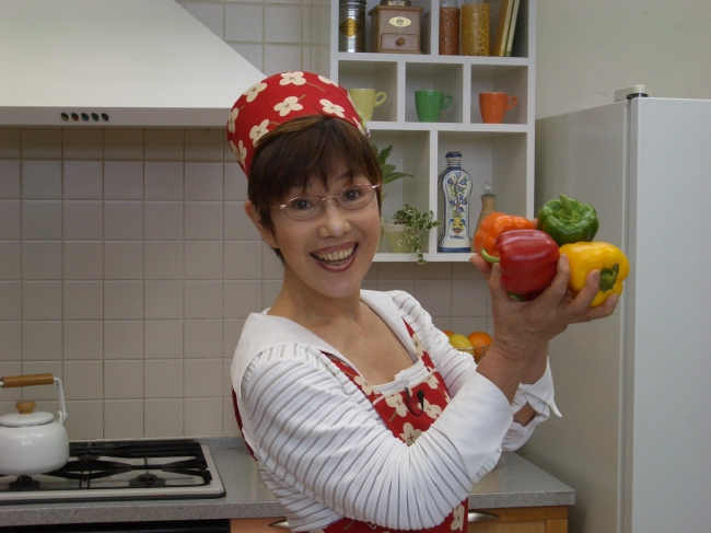 平野レミさん。主婦として家庭料理を作り続けた経験をいかし「料理愛好家」として活躍。