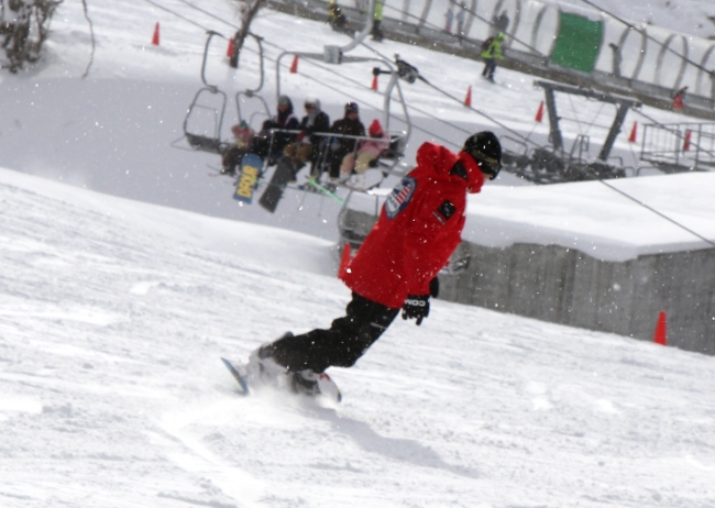 関西 イベント 
 オープン３日目で入場者数が「１０倍」！「日本最速の高速リフト」を開業した奥伊吹スキー場の入場者数が早くも「9０００人」越え！