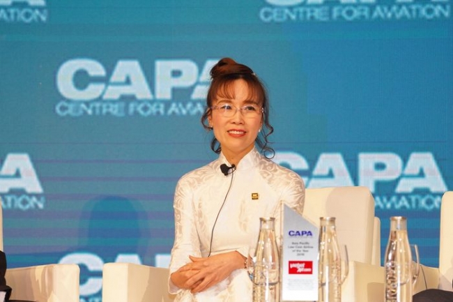 シンガポールのCAPA アジア・アビエーション・サミットで登壇するベトジェット社長兼CEOグエン・ティ・フォン・タオ