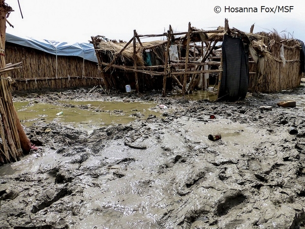 国連施設内のキャンプの一部は冠水で人の住めない状況に（2014年4月撮影）